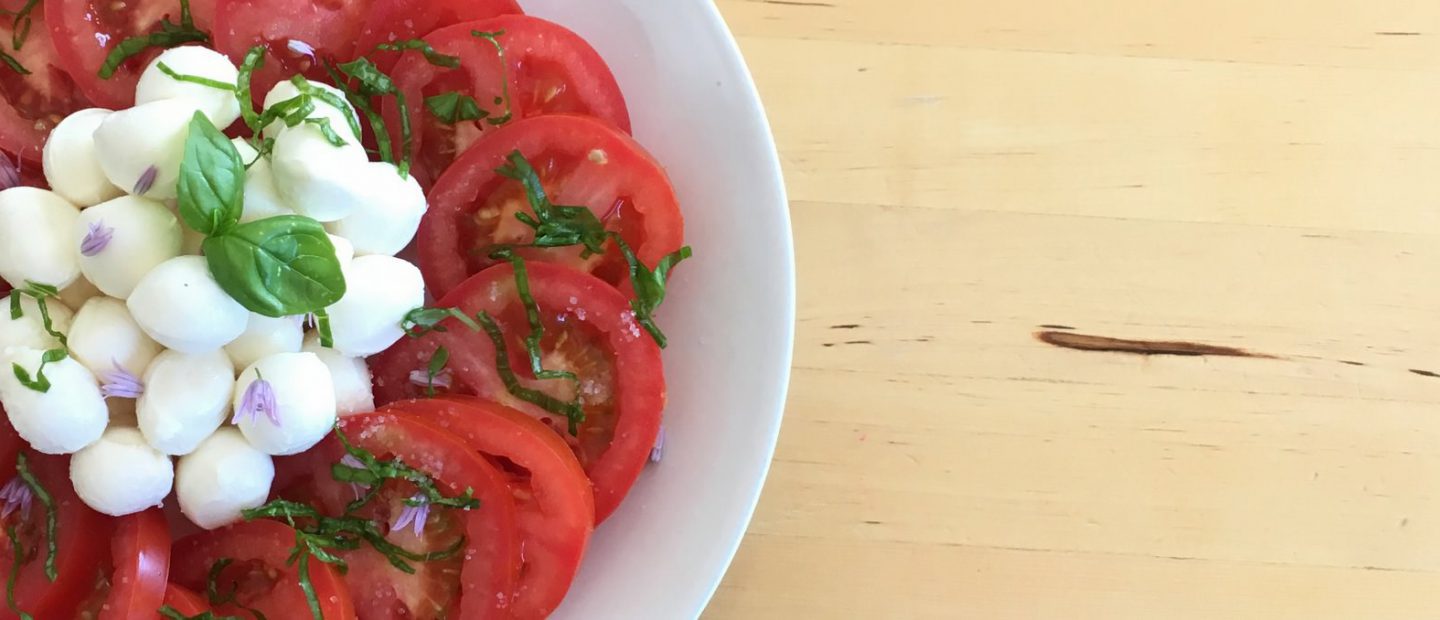 tomato bocconcini salad